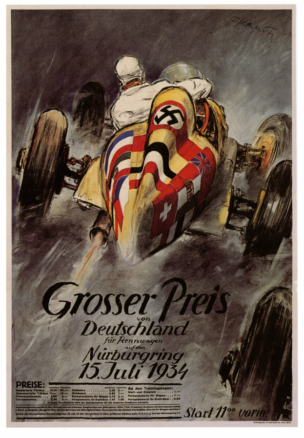 Ein Plakat, das ein Rennauto mit einer Nazi-Flagge zeigt, mit leuchtend gelb und rot lackiertem Auto, einem schwarz-weißen Schachbrettmuster auf der Motorhaube, einem Fahrer in einem schwarzen Helm und einem rot-weißen gestreiften Hemd, vor einem leuchtend blauen Himmel mit weißen Wolken.