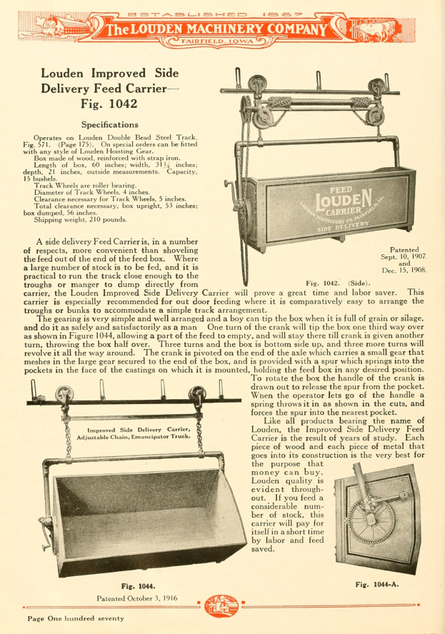 Eine Anzeige für den verbesserten Seitengabe-Feed-Träger von Louden, die eine große, rechteckige Maschine mit einem oberen Griff, einer Seitendeckel und einem unteren Förderband zeigt, zusammen mit Text, der seine Spezifikationen beschreibt.