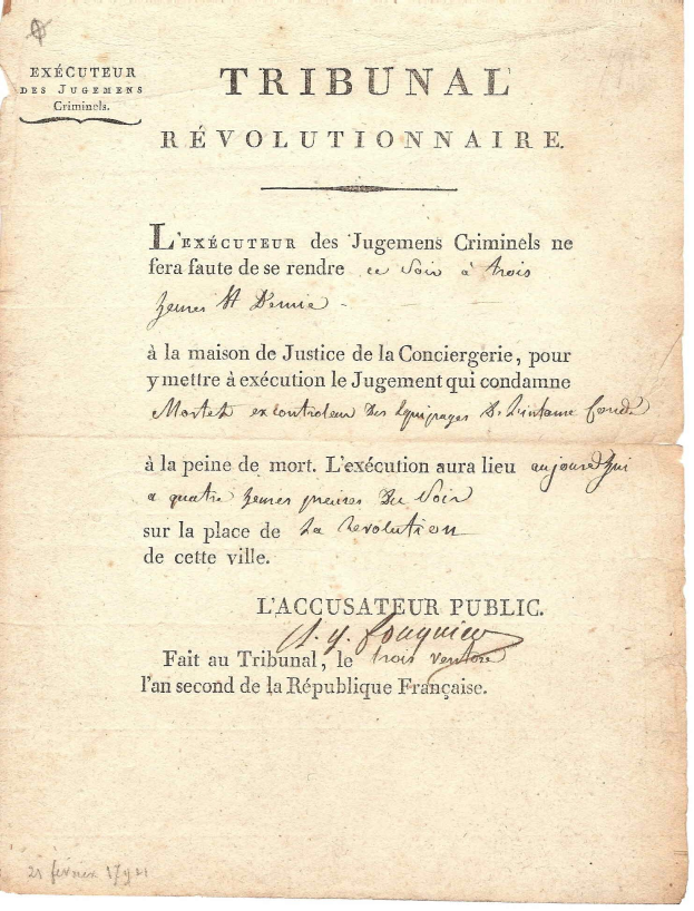 Altes französisches Revolutionsgerichtsdokument mit der Aufschrift 'Tribunal Révolutionnaire', das Strafurteile und Hinrichtungen dokumentiert, mit vergilbtem Papier und geschwungener Schrift.