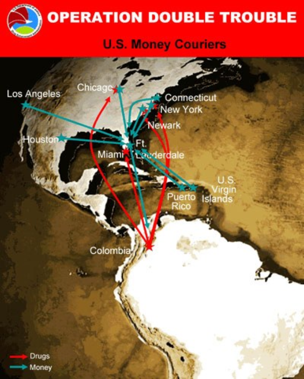 Plakat mit dem Titel "Operation Double Trouble: US-Geldkurier" mit einer US-Karte, die in zwei Abschnitte unterteilt ist, wobei der eine die Route der US-Geldkurier und der andere die Standorte der Carrier zeigt, mit fetter schwarzer Schrift in einem weißen Rand.
