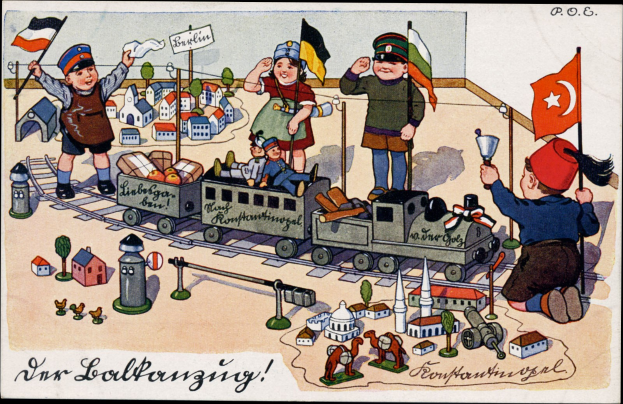 Kinder spielen mit einem Spielzeughahn auf einem Eisenbahngeleise in einem Wohngebiet, mit Häusern, Bäumen und Gegenständen im Hintergrund; Text unten.